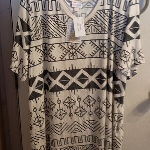 LuLaRoe Geometric Black and White Short Sleeve Tee.. Style Is Iris.